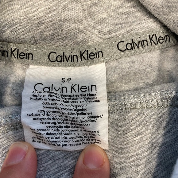 Calvin Klein Sweater - Picture 2 of 5